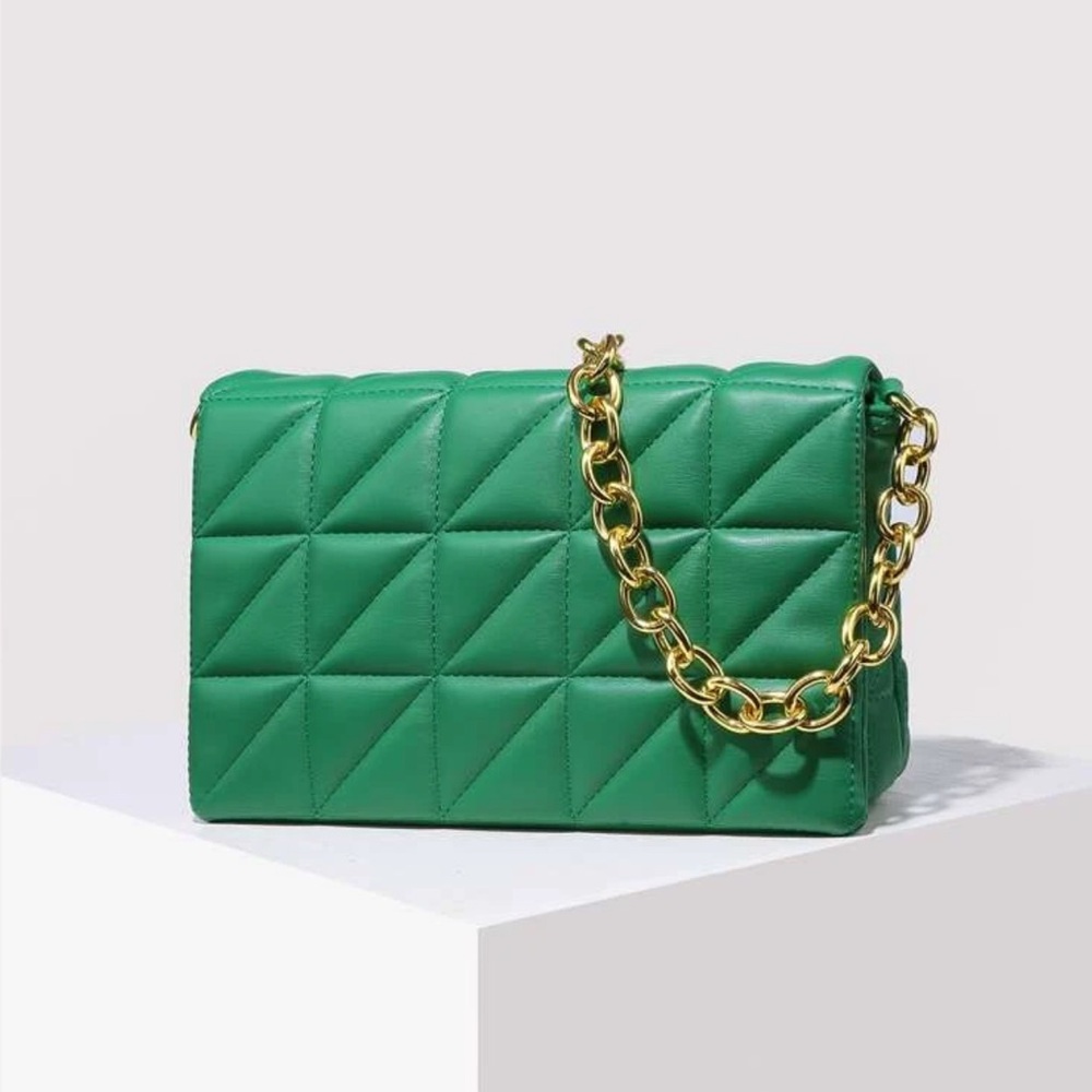 Green quilted shoulder bag with gold chain strap